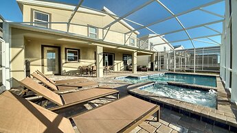 Family-friendly Home With Pool & Movie Theater