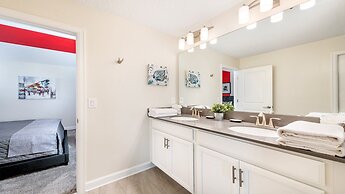 Family-friendly Home With Pool & Movie Theater