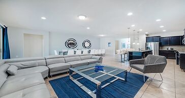 Family Fun: Pool, Spa, Games in Luxury Resort