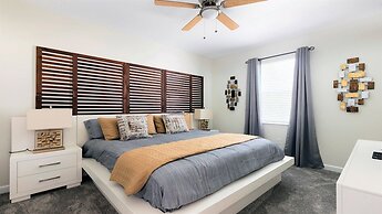 Elegant Retreat With Private Pool & Spa