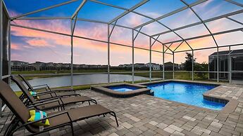 Elegant Retreat With Private Pool & Spa