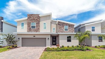 Elegant Retreat With Private Pool & Spa