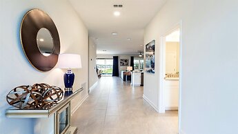 Elegant Retreat With Private Pool & Spa