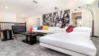 Elegant Retreat With Private Pool & Spa