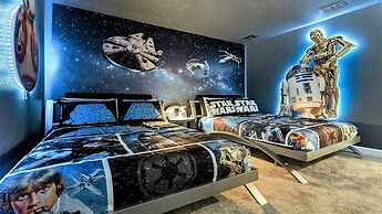 Elegant Retreat With Private Pool & Spa