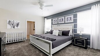 Spacious Villa With Private Pool & Games