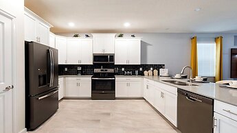 Spacious Villa With Private Pool & Games