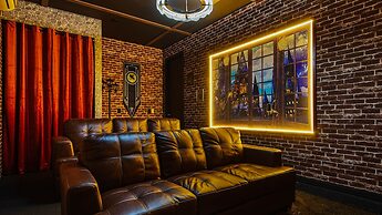 Family Oasis With Themed Rooms & Private Pool