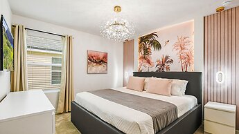 Family Oasis With Themed Rooms & Private Pool