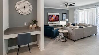 Storey Lake 6BR Private Pool Spa Waterpark/disney