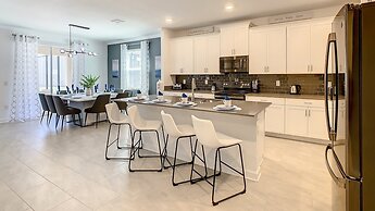 Storey Lake 6BR Private Pool Spa Waterpark/disney