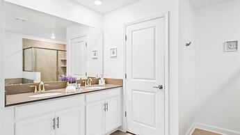 Storey Lake 6BR Lakeview Home Pool Spa Near Disney