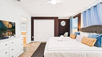 Storey Lake 6BR Lakeview Home Pool Spa Near Disney