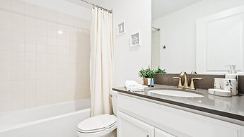 Storey Lake 6BR Lakeview Home Pool Spa Near Disney