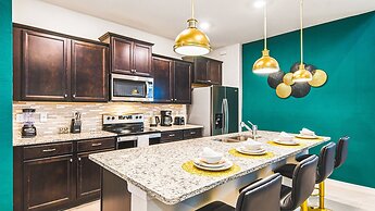 Exclusive Resort Home With Pool & Game Room