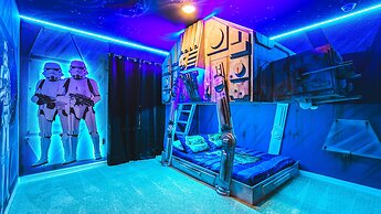 Exclusive Resort Home With Pool & Game Room