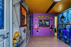 Luxury 28 Guest Home w Games, Cinema and More!