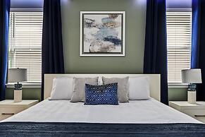 Luxury 28 Guest Home w Games, Cinema and More!