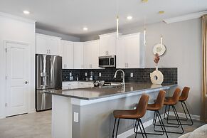 Storey Lake 10br Lakeview Home Pool/spa Game Room