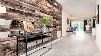 Spacious Luxury Home Near Disney & Universal