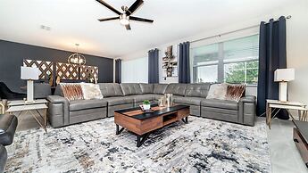 Spacious Luxury Home Near Disney & Universal