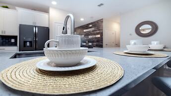 Spacious Luxury Home Near Disney & Universal