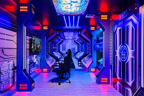 Striking Disney Themed10br Pool/spa/game Room