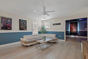 Orlando Luxury: Pool, Theater, Near Parks