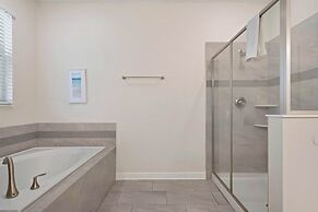 Orlando Luxury: Pool, Theater, Near Parks