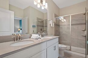 Orlando Luxury: Pool, Theater, Near Parks