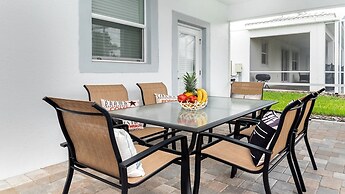 Orlando Luxury: Pool, Theater, Near Parks