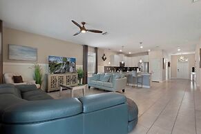 Orlando Luxury: Pool, Theater, Near Parks