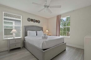 Orlando Luxury: Pool, Theater, Near Parks