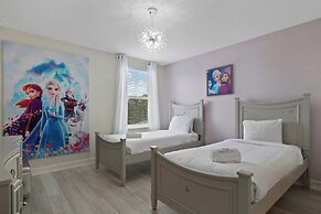 Orlando Luxury: Pool, Theater, Near Parks