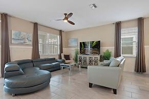 Orlando Luxury: Pool, Theater, Near Parks