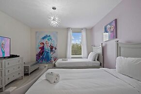 Orlando Luxury: Pool, Theater, Near Parks