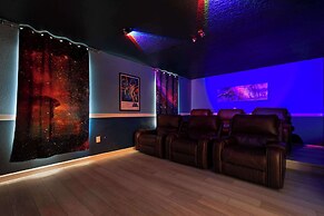 Orlando Luxury: Pool, Theater, Near Parks