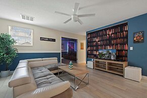 Orlando Luxury: Pool, Theater, Near Parks