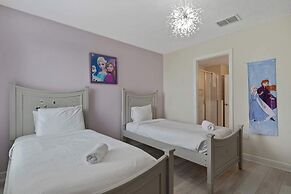 Orlando Luxury: Pool, Theater, Near Parks