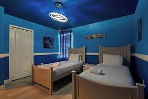 Orlando Luxury: Pool, Theater, Near Parks