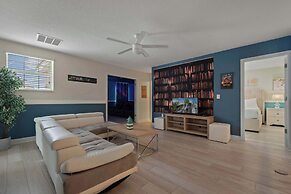 Orlando Luxury: Pool, Theater, Near Parks