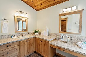 Boulder Bay Chalet Lakefront