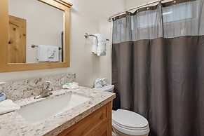 Boulder Bay Chalet Lakefront