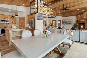 Boulder Bay Chalet Lakefront