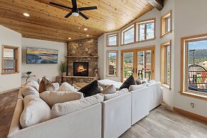 Boulder Bay Chalet Lakefront