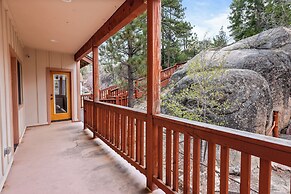 Boulder Bay Chalet Lakefront