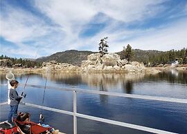 Boulder Bay Lakefront Getaway