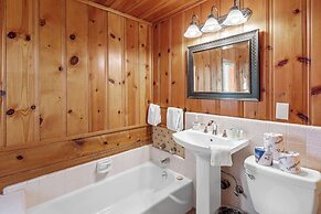 Boulder Bay Lakefront Getaway