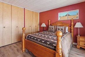 Boulder Bay Lakefront Getaway