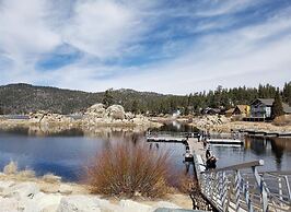 Boulder Bay Lakefront Getaway